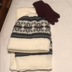 Hat glove & scarf set great for winter